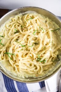 spaghetti in white sauce 