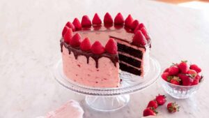 chocolate strawberry cake